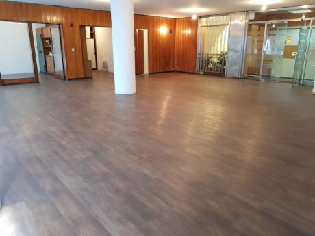 160 M2 Al Frente Sobre 25 De Mayo Y Misiones