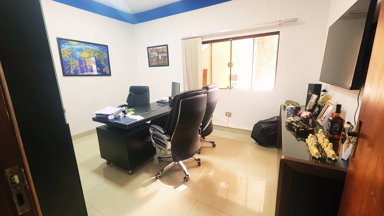 ALQUILO RESIDENCIA PARA OFICINA EN LOS LAURELES — foto 3