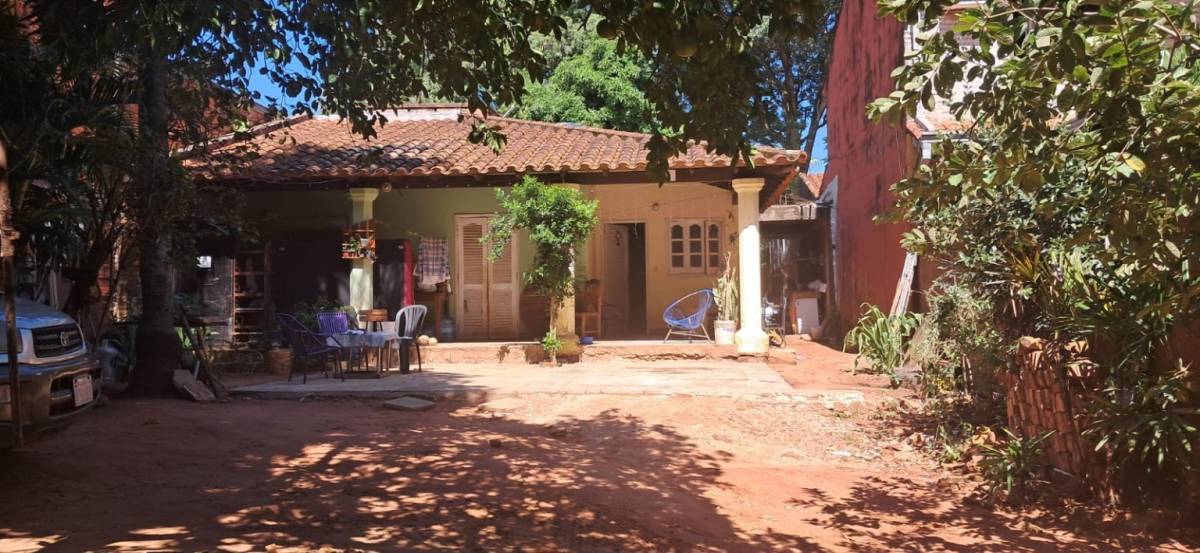 Terreno 638 m² con casa a refaccionar | Lambaré — foto 2