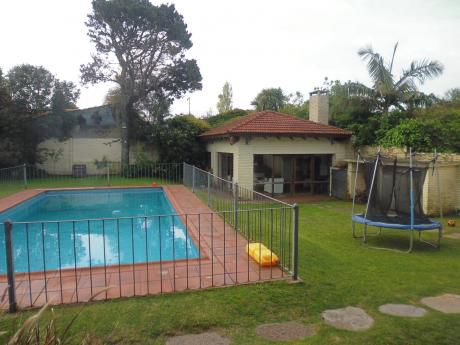 Casa Ideal Para Construir Por Su Terreno Y Ubicación