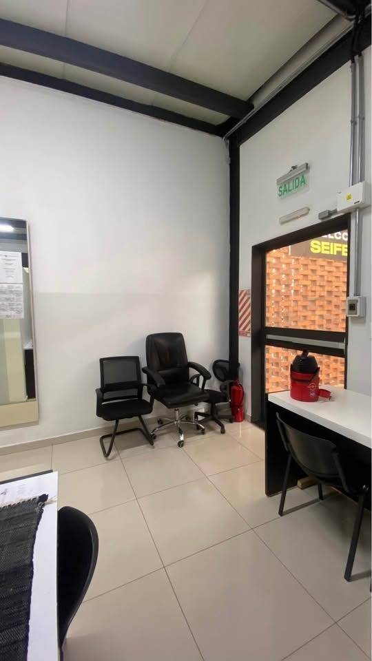 LOCAL COMERCIAL EN ALQUILER - PASEO ADENSAM — foto 2