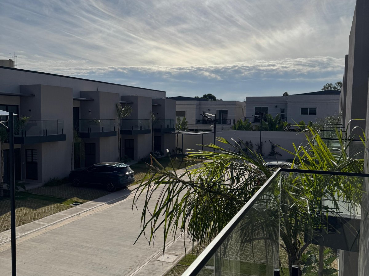 VENDO CASA 3 DORMITORIOS EN BARRIO MBACHIO LAMBARE — foto 2
