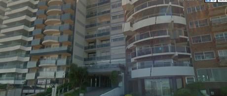 Sobre Rambla Malvin,alquilo 2dr.+1baño,sin Garaje.