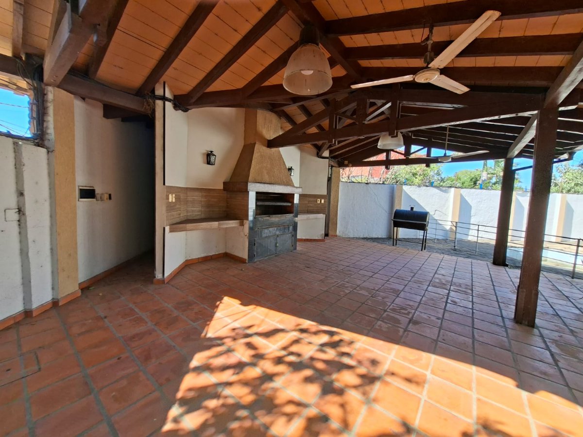 ALQUILO CASA 4 DORMITORIOS EN MARIANO ROQUE ALONSO — foto 3