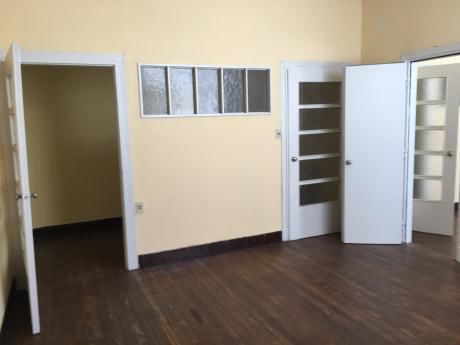 Alquiler De 3 Oficinas En Cuidad Vieja