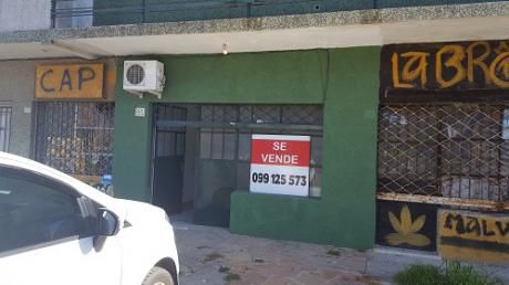 Local Comercial En Malvín Norte, 46 M2, Frente A Bromyros, Con Estacionamiento