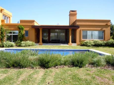 Venta De Casa 6 Dormitorios, Canelones Lomas De Carrasco