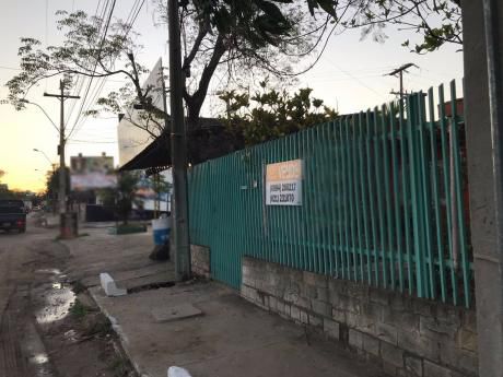 Casa A Reciclar Sobre Aviadores Del Chaco
