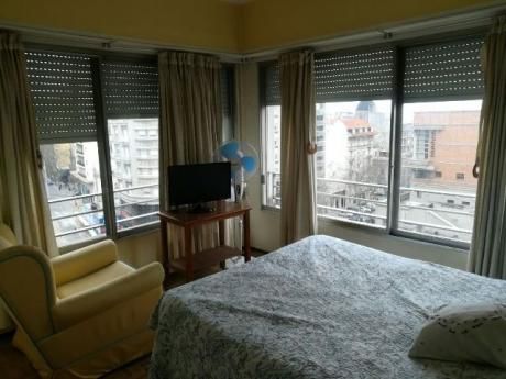 Venta De Apartamento En 18 De Julio Frente A La Intendencia