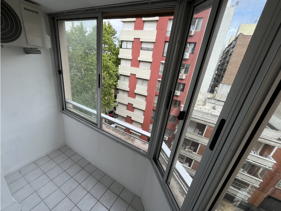 ALQUILER APARTAMENTO MONOAMBIENTE CON BALCÓN CERRADO - CORDÓN · Foto 6