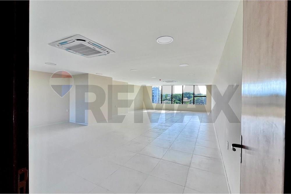 Oficina - Alquiler - Luque, Central, Paraguay — foto 2