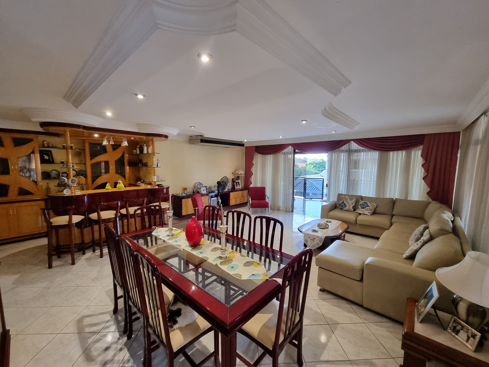 VENDO IMPORTANTE RESIDENCIA EN B° BOQUERÓN 2!! — foto 3