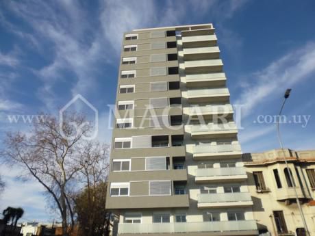Sobre Bulevar Artigas, Hermosa Vista, BalcÓn, Garaje