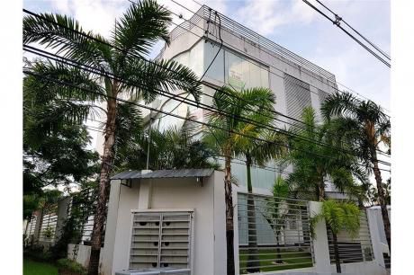 Exclusivo Departamento De 3 Dorm. En Venta Barrio Equipetrol