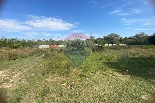 Vendo terreno residencial sin construir en Zárate Isla, Luque — foto 2
