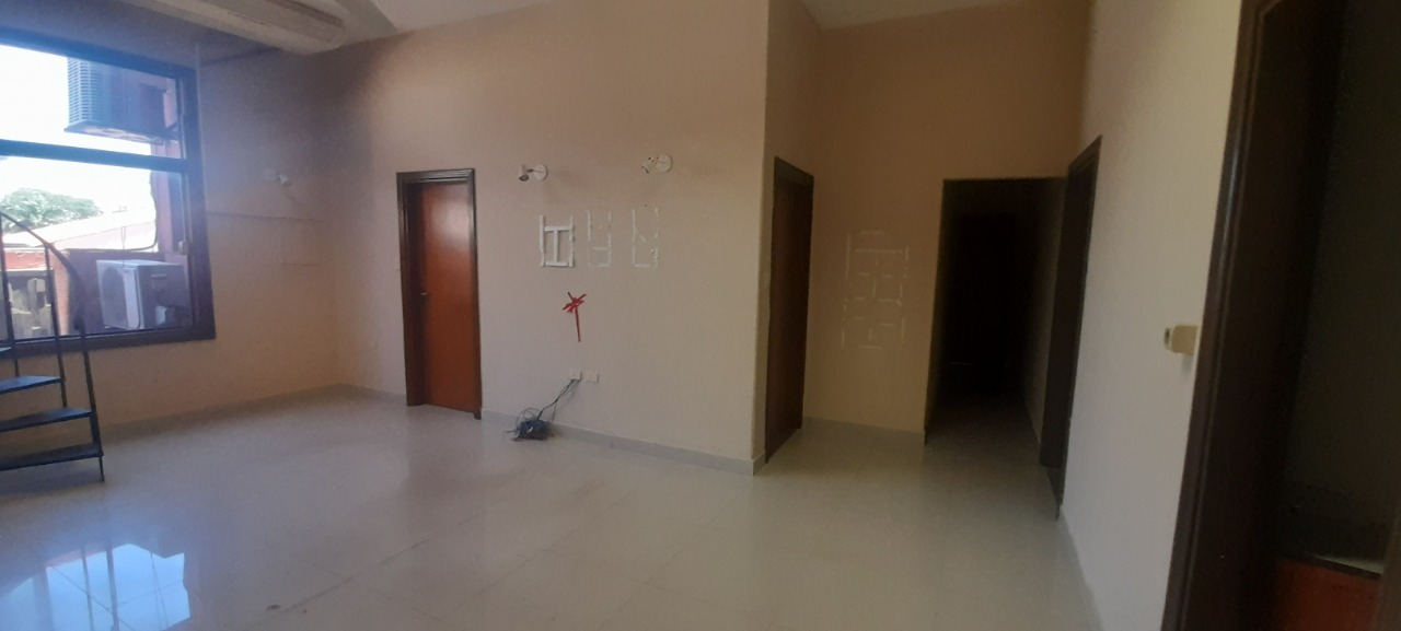 ALQUILER – CASA PARA OFICINA EN LOS LAURELES — foto 3