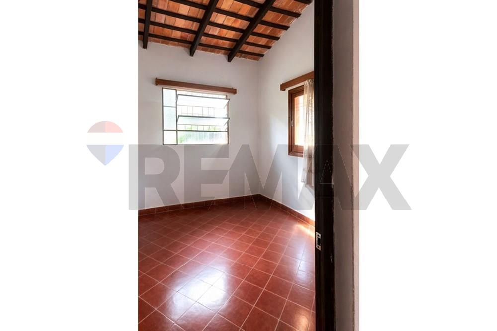 Casa - Venta - Fernando De La Mora, Central, Paraguay — foto 2