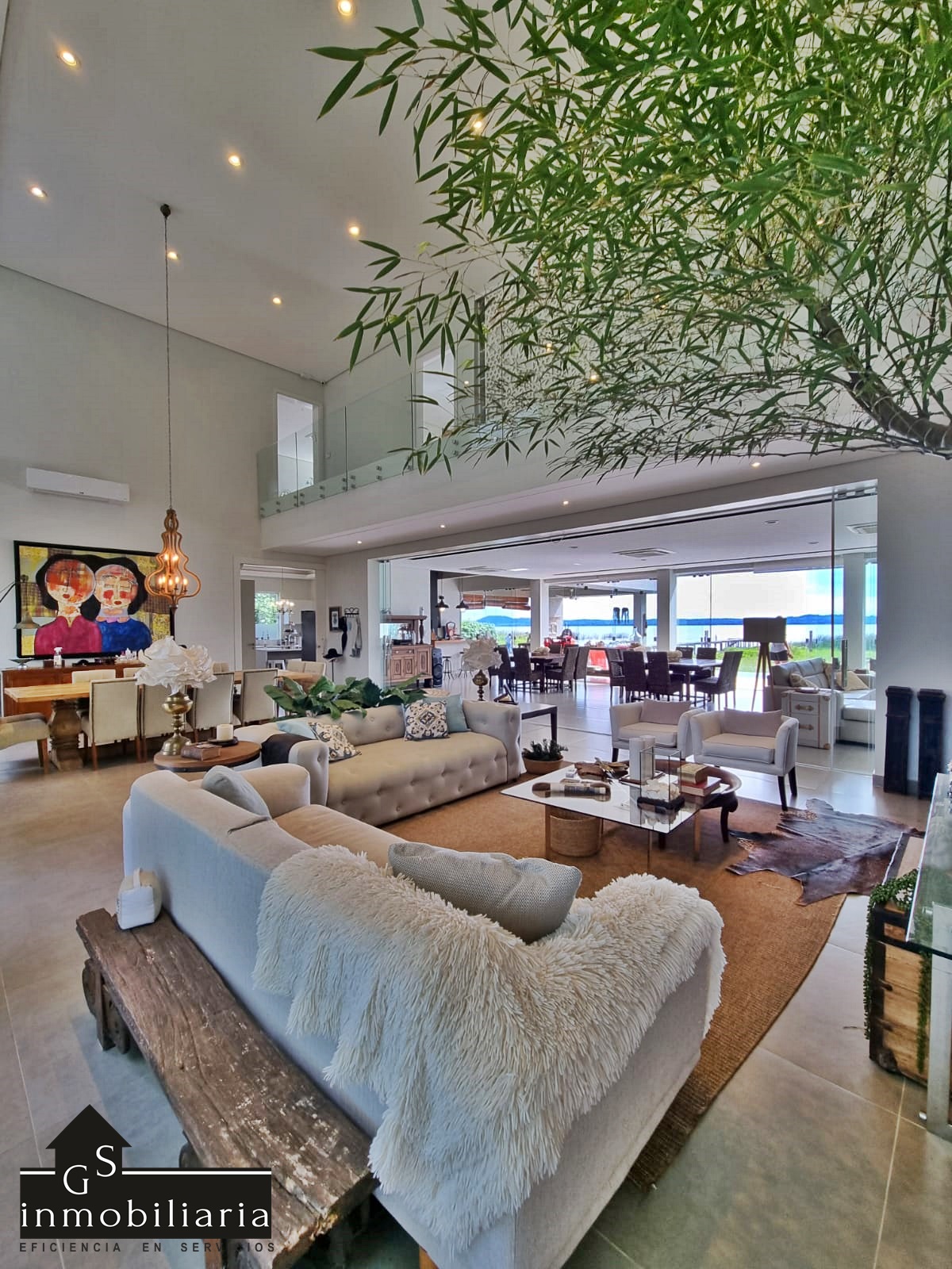 MAGNIFICA RESIDENCIA EN ALQUILER SOBRE EL LAGO EN ALQUILER — foto 2