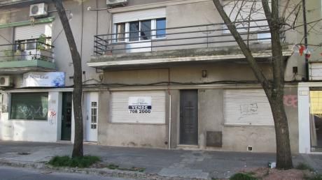En Una Muy Buena Zona De Pocitos, Proxima A La Embajada De España-