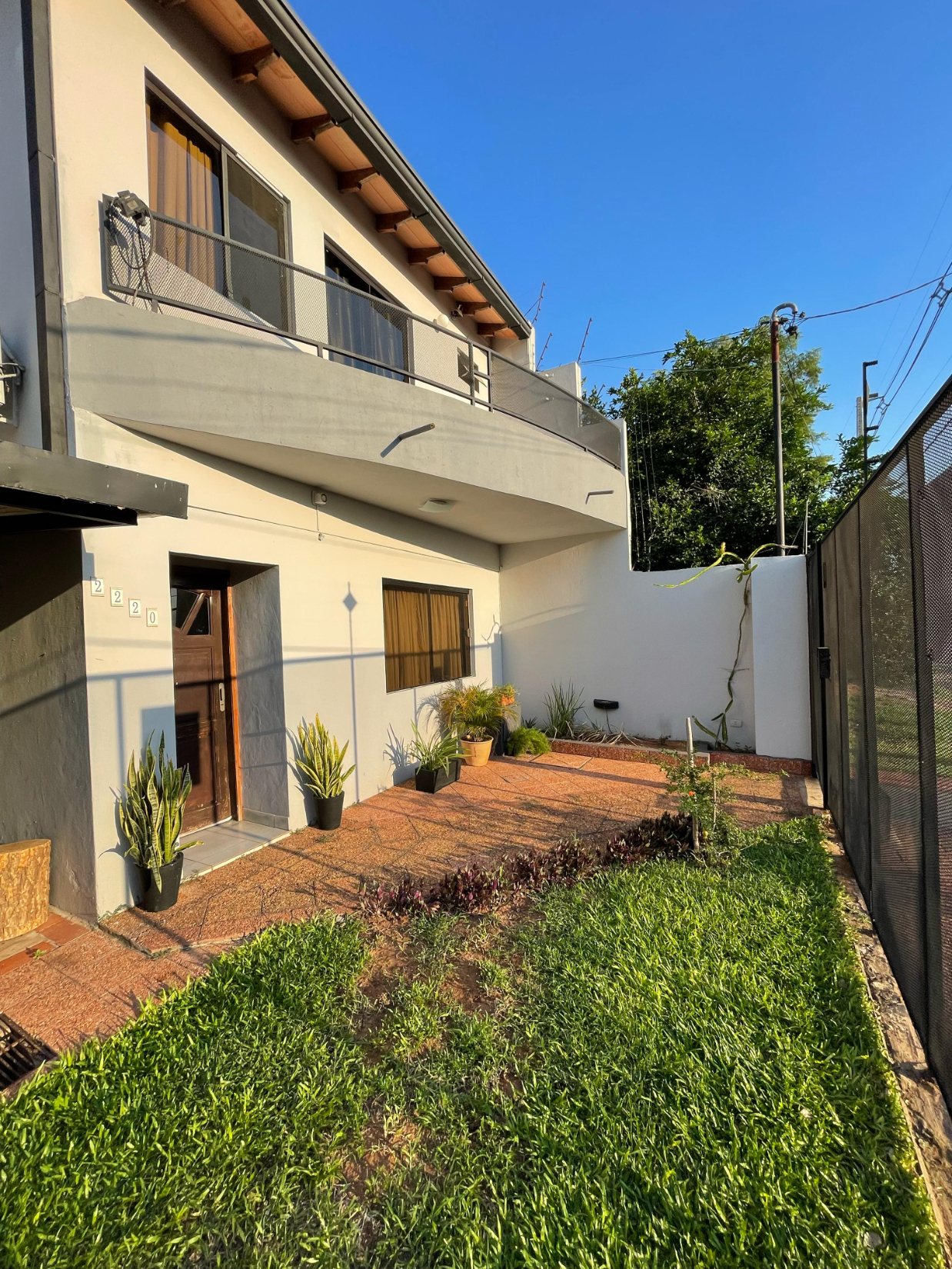 A LA VENTA CASA CON PISCINA EN LAMBARE — foto 2