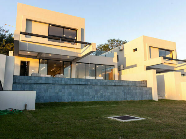 EN VENTA CASA EN SAN BERNARDINO ZONA ANFITEATRO CON VISTA AL LAGO — foto 2