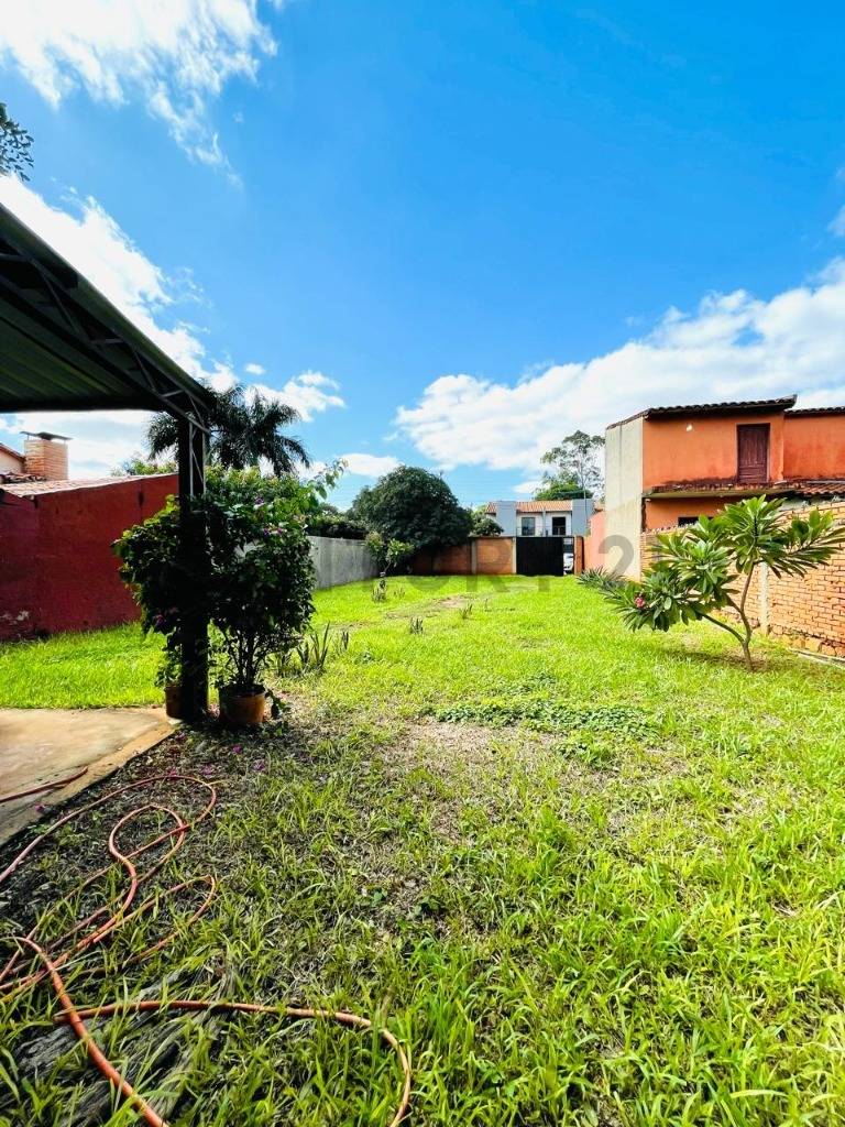 VENTA DE TERRENO AMURALLADO BARRIO SAN MIGUEL SAN LORENZO (ZONA LAGUNA GRANDE) — foto 2
