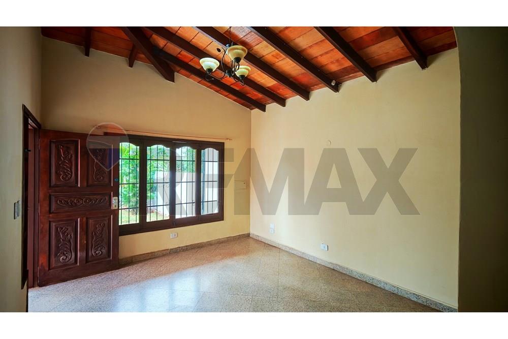 Casa - Alquiler - San Lorenzo, Paraguay — foto 3