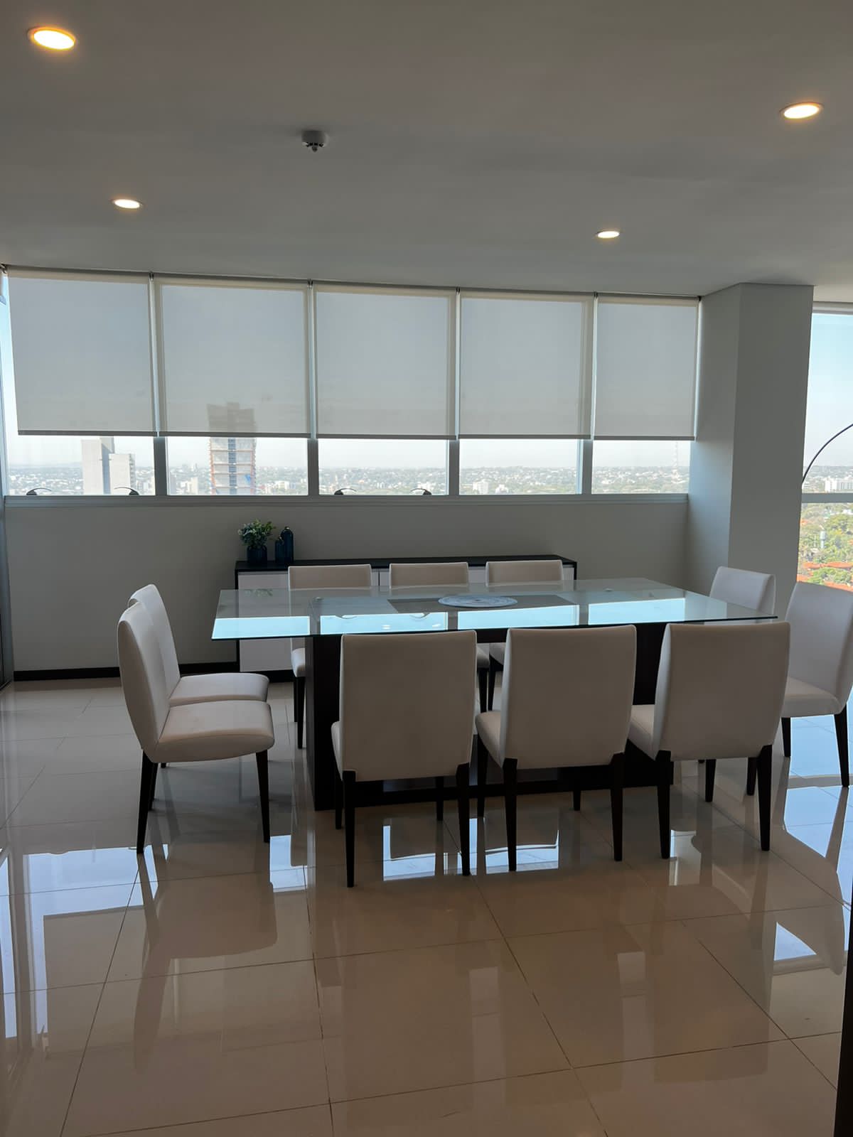 ALQUILO FINO Y BELLO DPTO - CON VISTA PRIVILEGIADA — foto 3