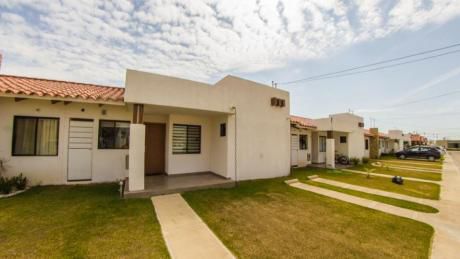 Hermosa Casa En Venta En Condominio La Fontana