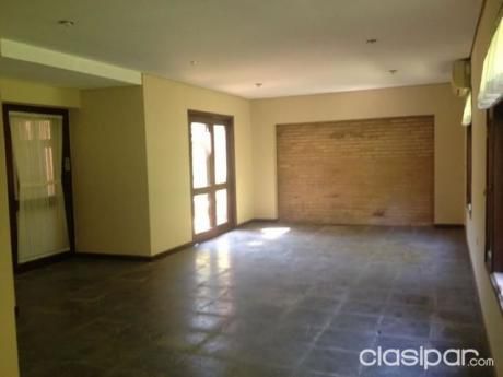 Hermosa Casa En Condominio - Barrio Ycua Sati