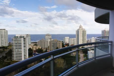 Apartamento En Venta 3 Dormitorios