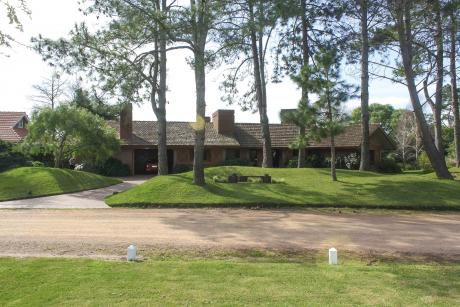 Casa En Venta Y Alquiler 4 Dormitorios