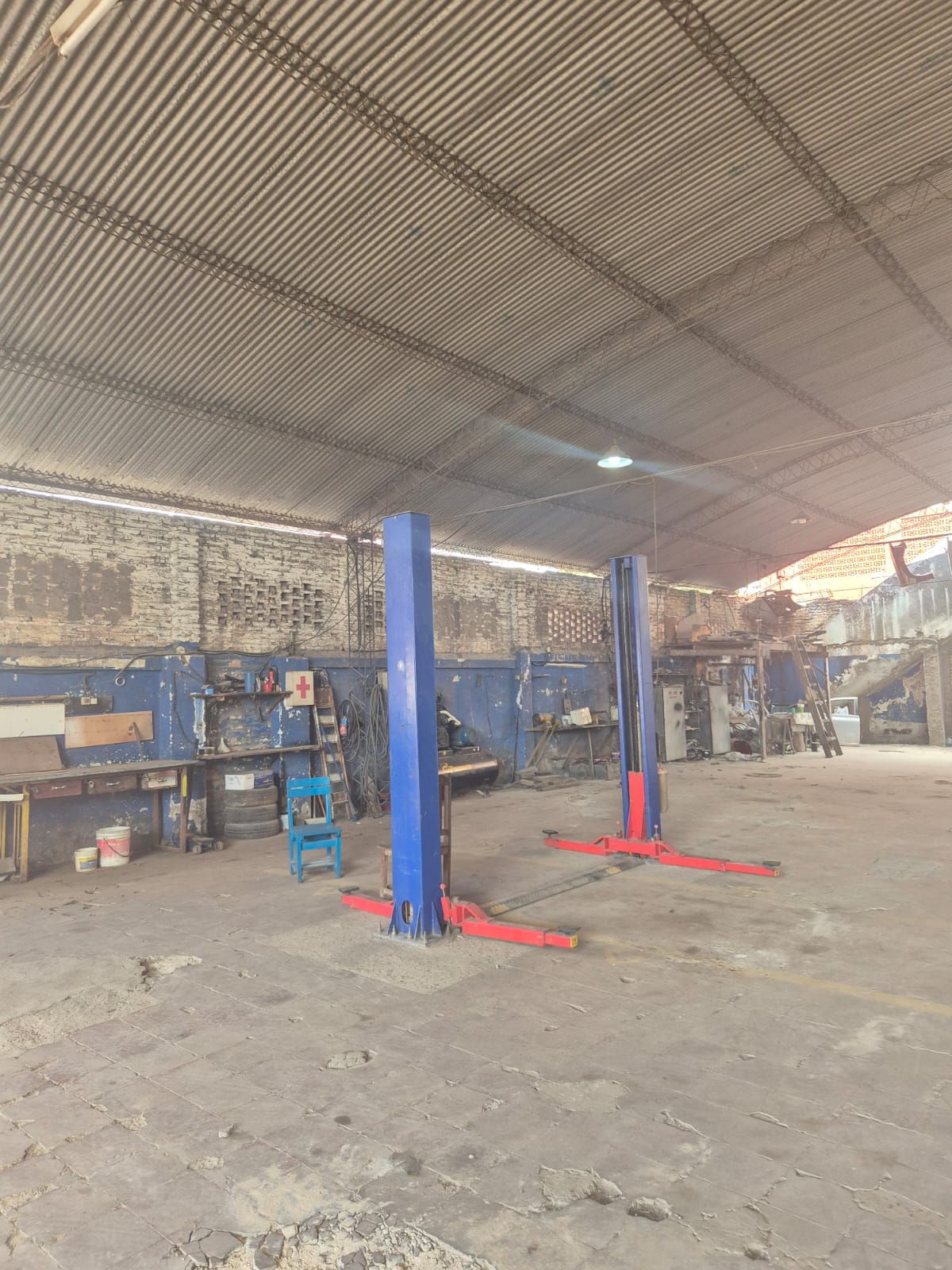 Se Alquila Amplio Taller Mecánico – Chapería Y Pintura* — foto 3