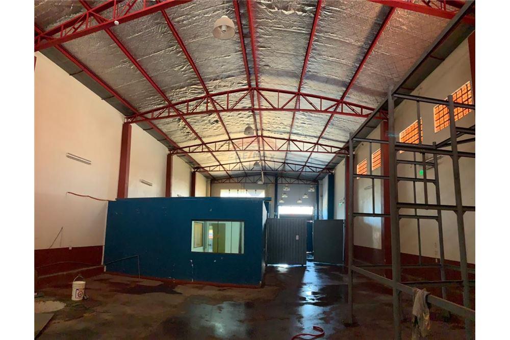Depósito + Showroom sobre Ruta Mcal. Estigarribia | 576 m² — foto 3