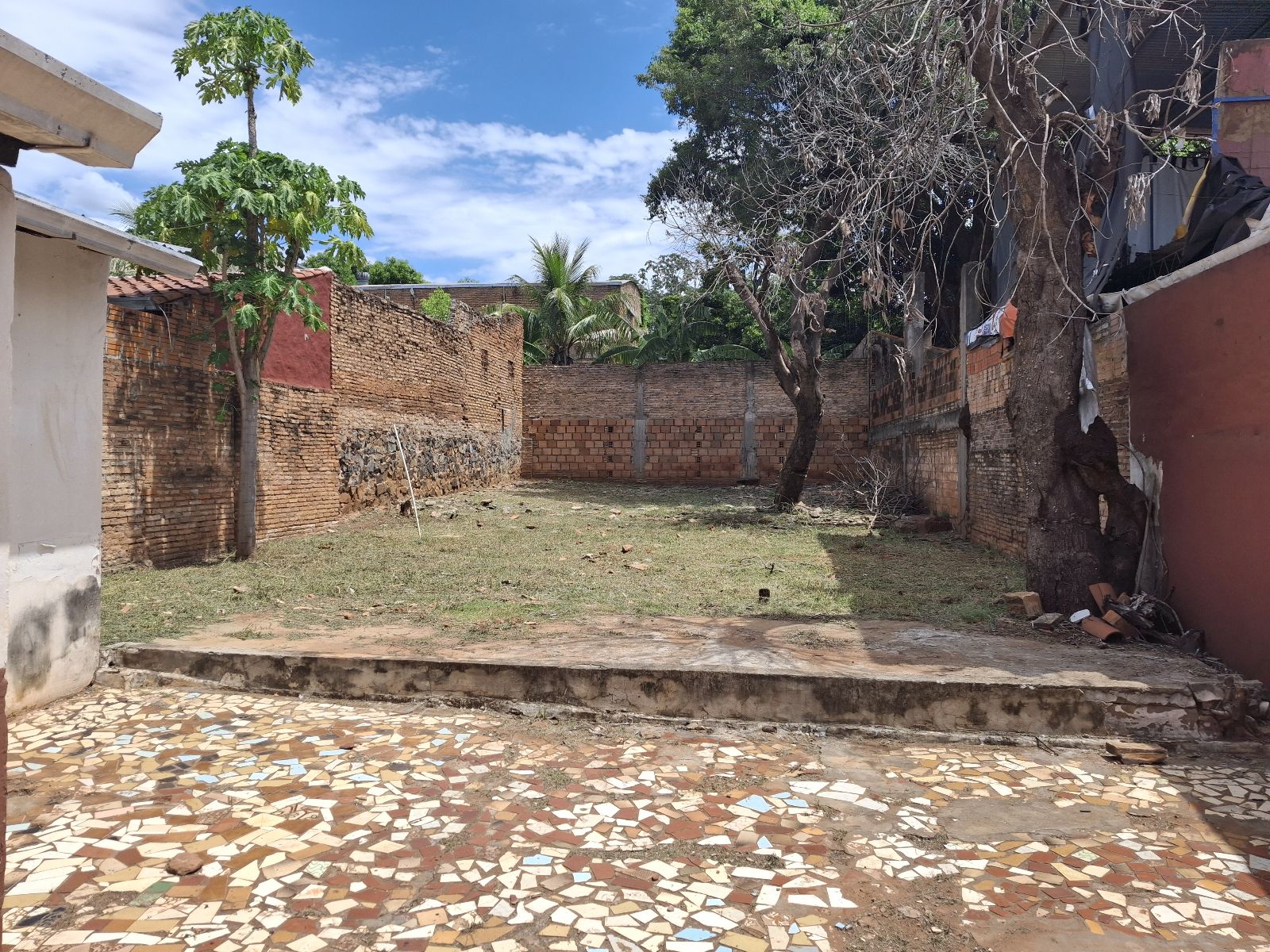 Vendo Casa a demoler o refaccionar en Barrio Mburicao — foto 2