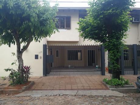 Tierra Inmobiliaria – Hermoso Duplex En El Barrio Mas Exclusivo De Asunción!