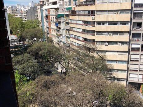 A Pasos De Bv España,al Frente,terrazas ,garage Amplio,piso Alto