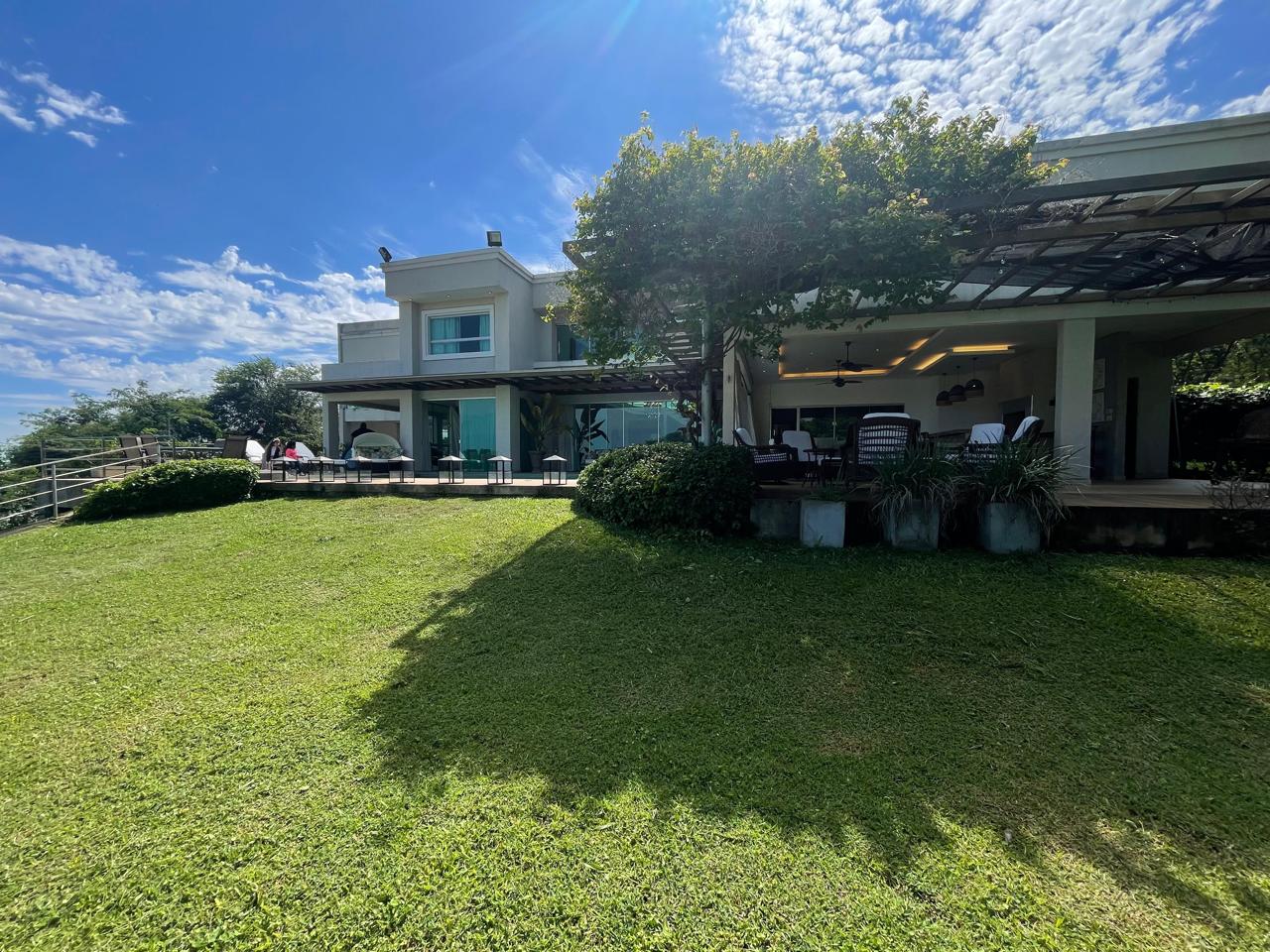 Exclusiva Residencia en San Bernardino: Lujo y Vistas Panorámicas al Lago. — foto 3