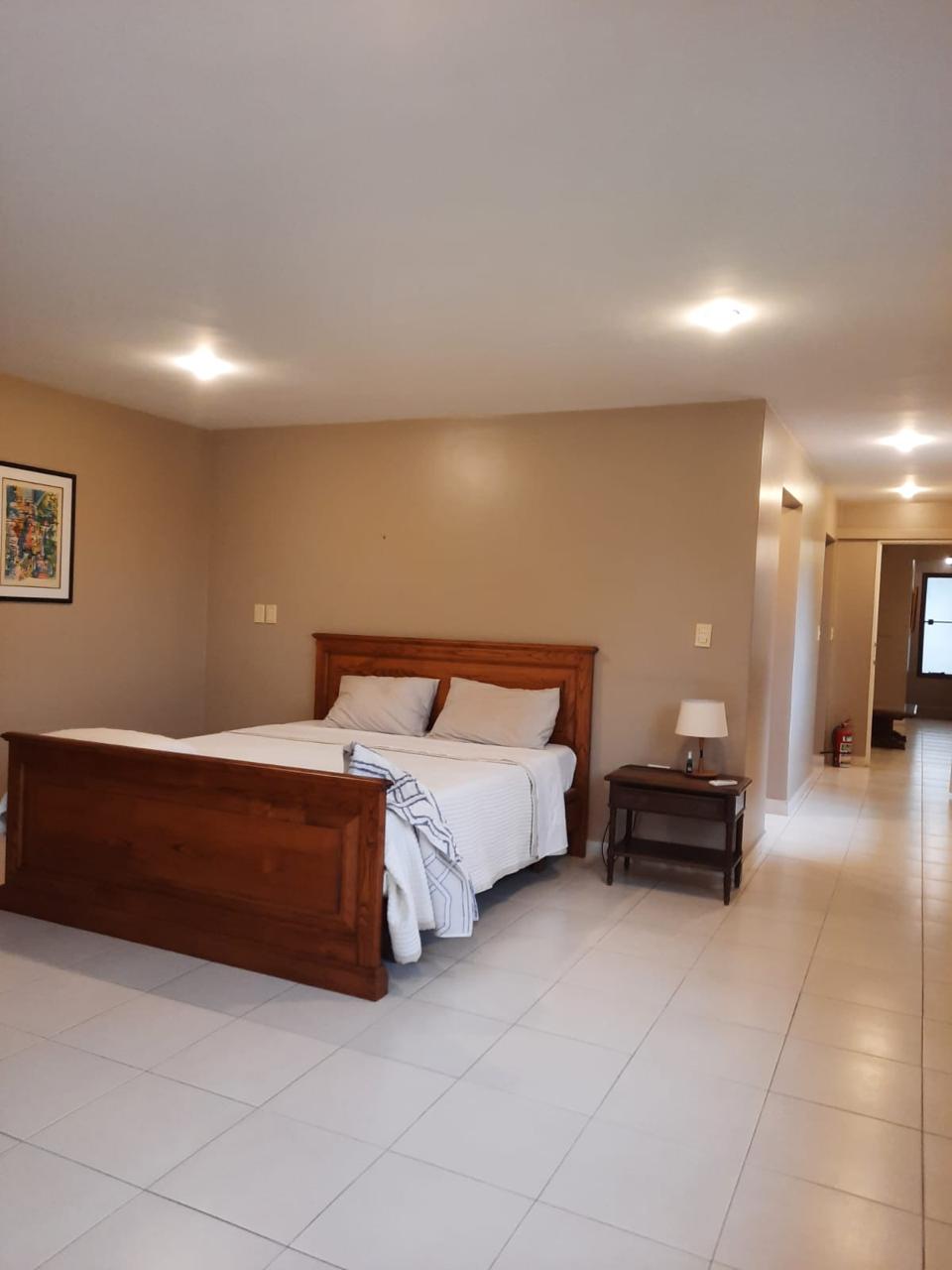 ALQUILO IMPORTANTE RESIDENCIA DE LUJO EN YCUA SATY — foto 3