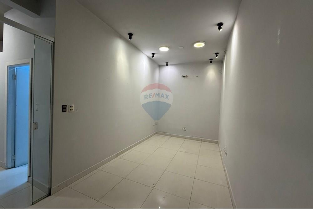 ALQUILO AMPLIO LOCAL COMERCIAL EN SAN LORENZO — foto 3