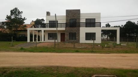 Excelente Casa En Punta Pinares