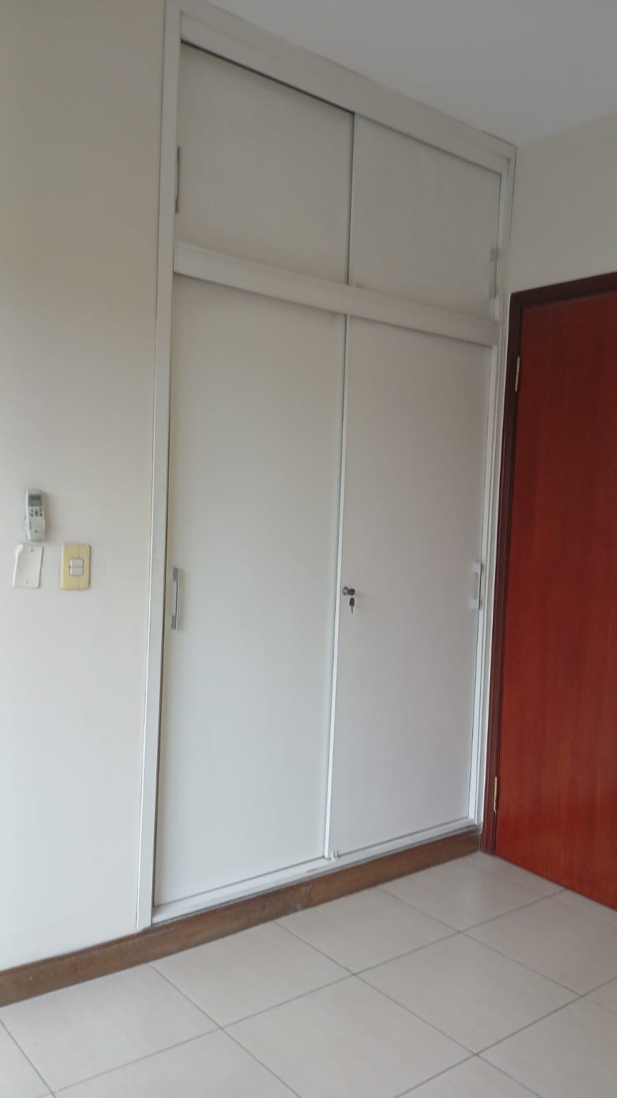 ALQUILO DEPARTAMENTO Kubitchek a pasos del ex seminario — foto 2