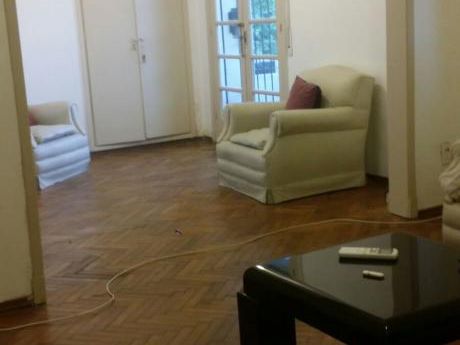 Apartamento De Dos Dormitorios, Cerca Del Centro.