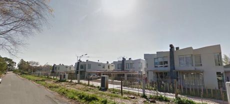 Barrio Cerrado Casa Piscina Y Seguridad
