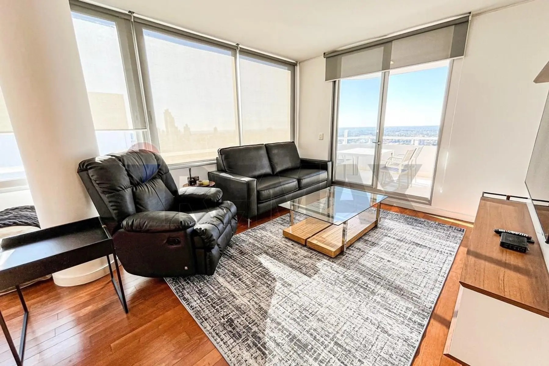 Alquilo departamento amoblado | Zona Paseo La Galería — foto 2
