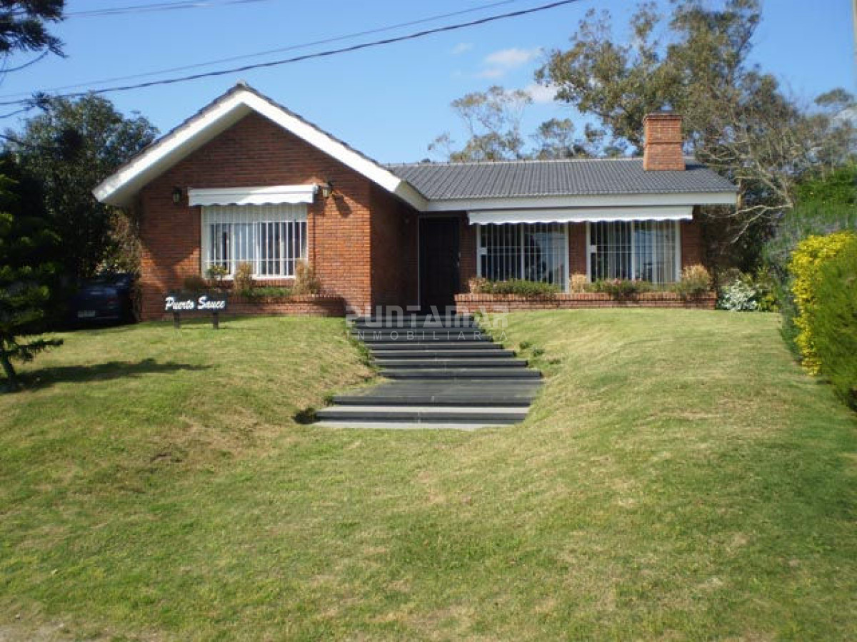 Casa de 4 dormitorios en Playa Mansa , Punta del Este