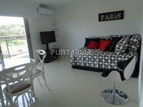 Edificio Nuevo Con Amenitis, Muy Confortable , Apartamento De Un Ambiente , Un Baño Y Garage
