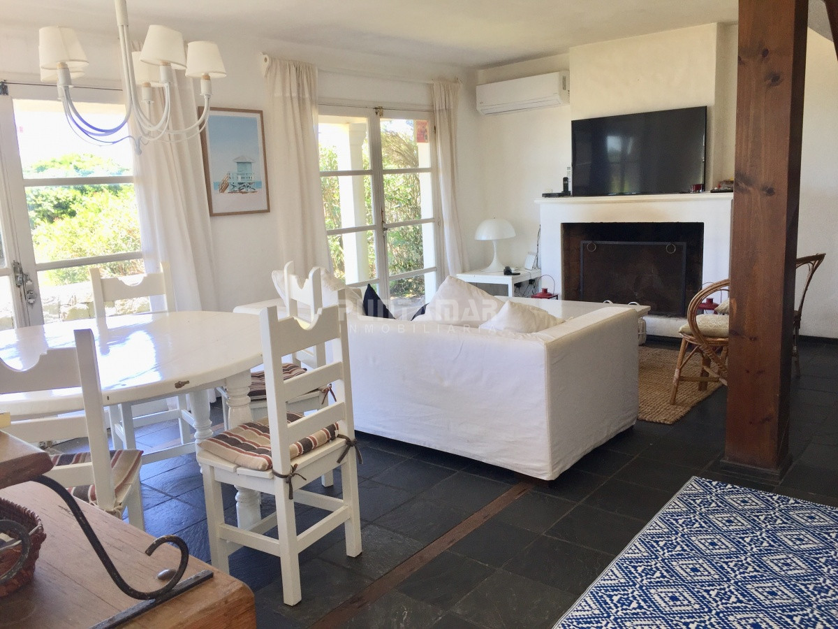 VENTA DE CASA DE 3 DORMITORIOS CON PISCINA EN LA BARRA