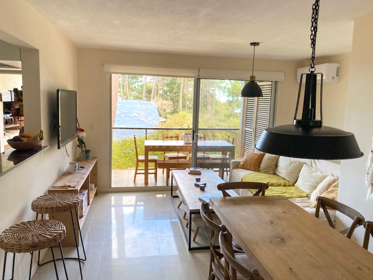 OPORTUNIDAD APARTAMENTO 2 DORM CON TERRAZA A 1 CUADRA DEL MAR