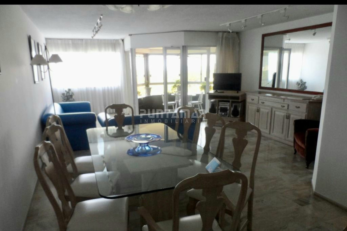 DEPARTAMENTO DE 4 DORMITORIOS EN ZONA ROOSEVELT · Foto 2